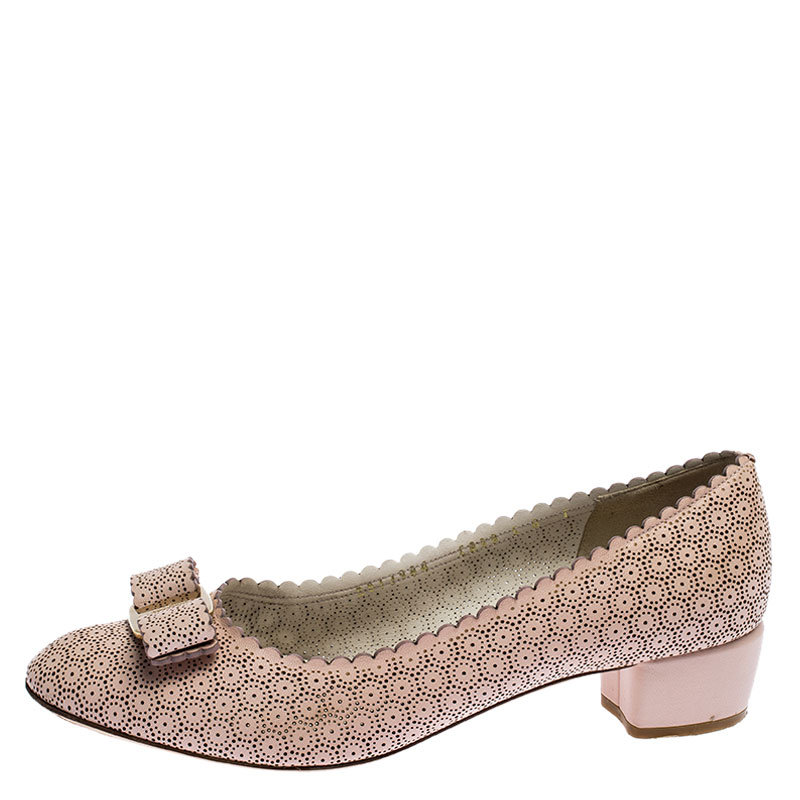 

Salvatore Ferragamo Light Pink Perforated Leather Vara Bow Pumps Size