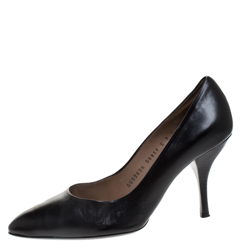 

Salvatore Ferragamo Black Leather Pointed Toe Pumps Size