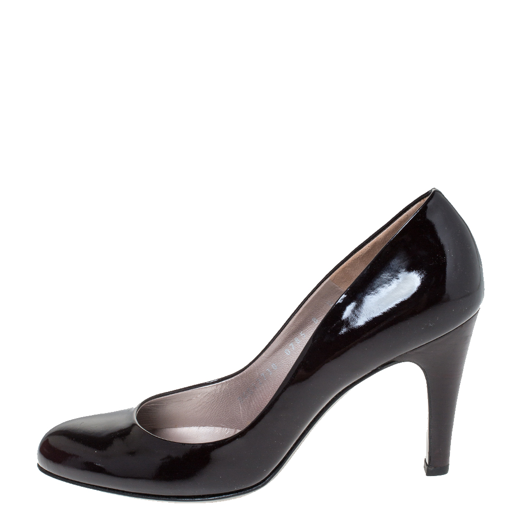 

Salvatore Ferragamo Black Patent Leather Nene Pumps Size