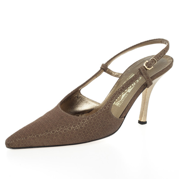 مملوكة مسبقًا Salvatore Ferragamo Gold Pointed Toe Slingback Sandals Size 37.5