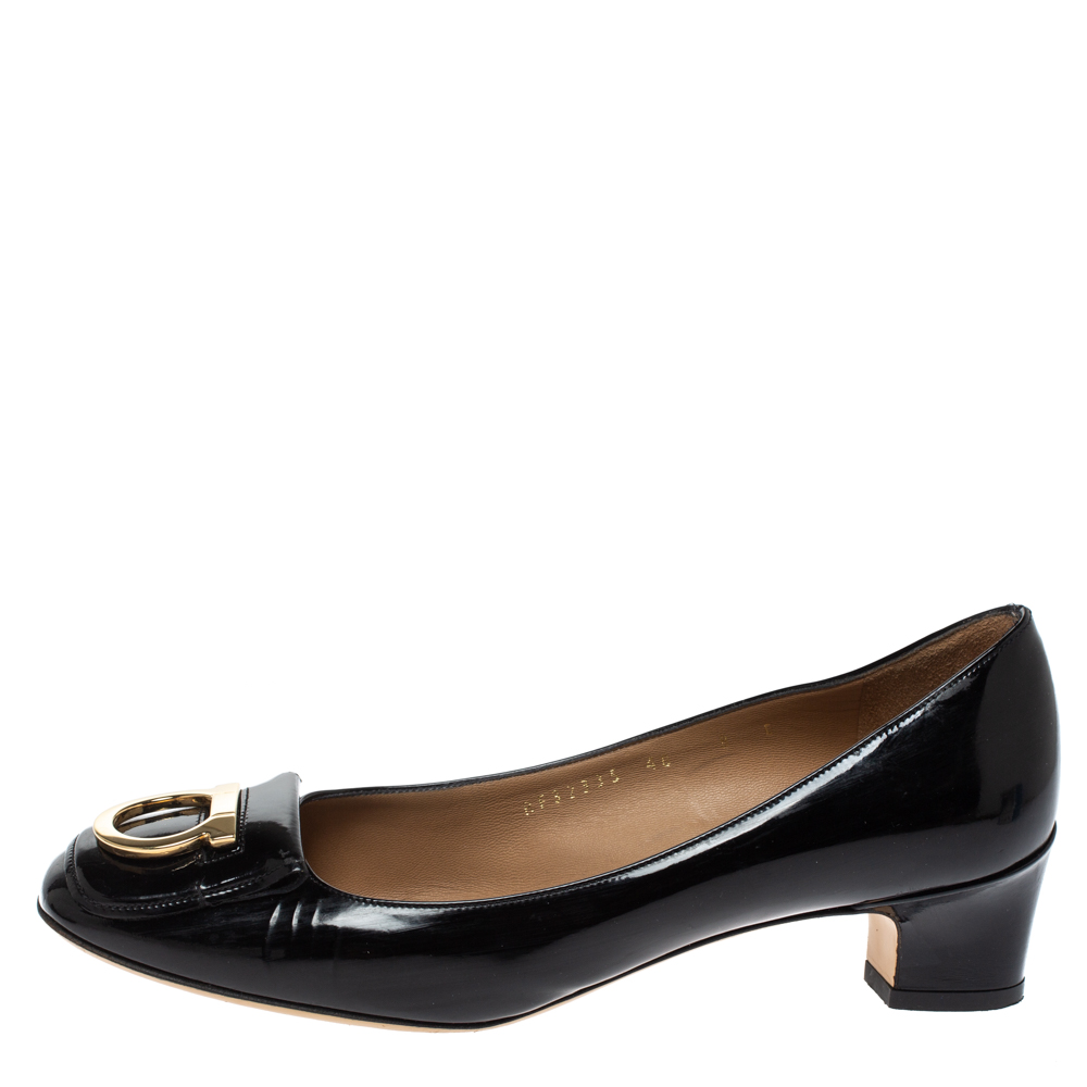 

Salvatore Ferragamo Black Patent Leather Fele Gancio Pumps Size