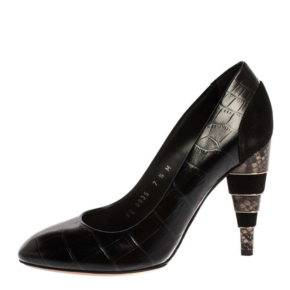 

Salvatore Ferragamo Black Croc Embossed Leather Round Toe Pumps Size