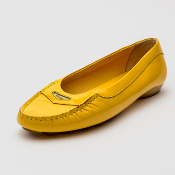 مملوكة مسبقًا Salvatore Ferragamo Yellow Leather Driving Loafers Size 38.5