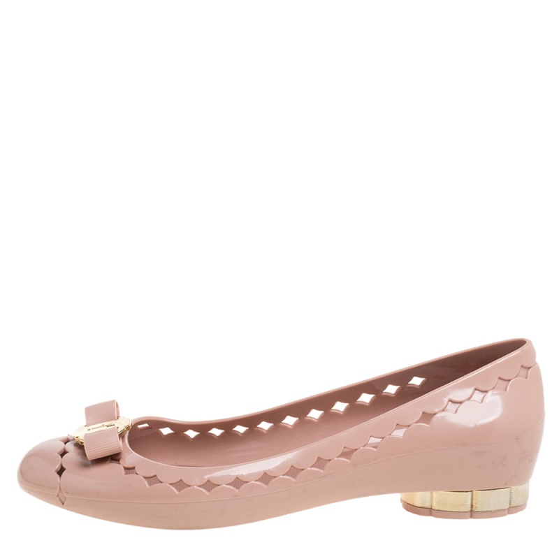 

Salvatore Ferragamo Beige Jelly Bow Ballet Flats Size