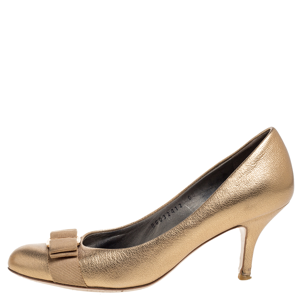 

Salvatore Ferragamo Gold Leather Carla Vara Bow Pumps Size