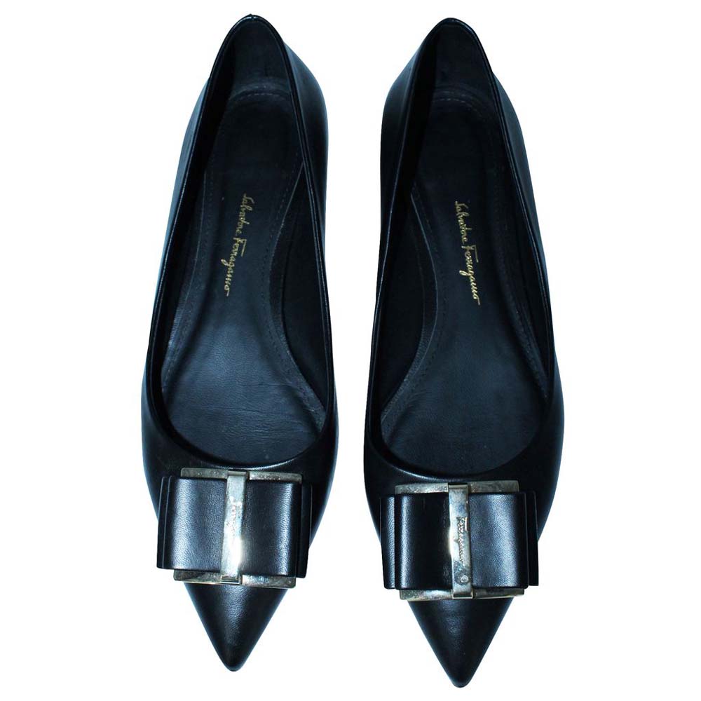 

Salvatore Ferragamo Black Leather Bow Pointed Toe Flats Size