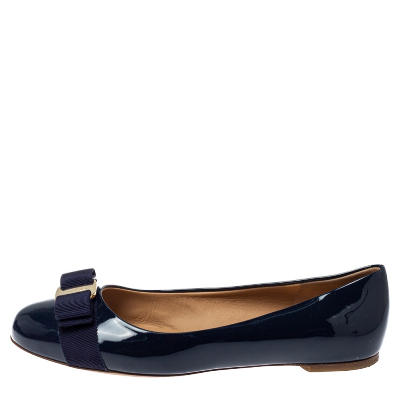 

Salvatore Ferragamo Blue Patent Leather Varina Bow Flats Size
