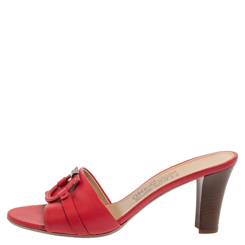 

Salvatore Ferragamo Red Leather Slide Sandals Size