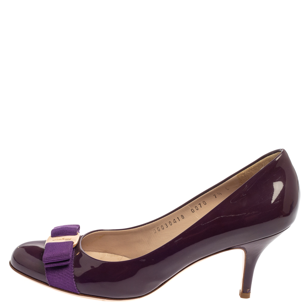

Salvatore Ferragamo Purple Patent Leather Vara Bow Pumps Size