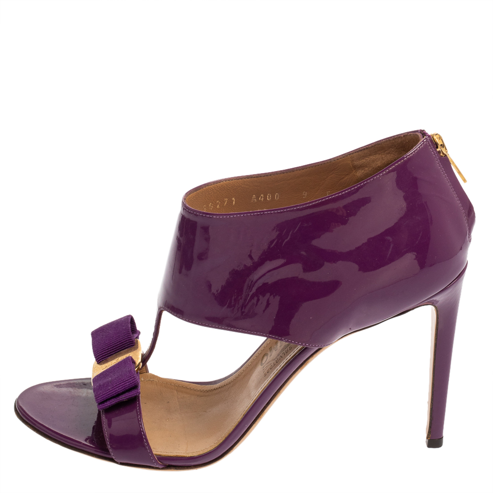 

Salvatore Ferragamo Purple Patent Leather Pellas Vara Bow Sandals Size