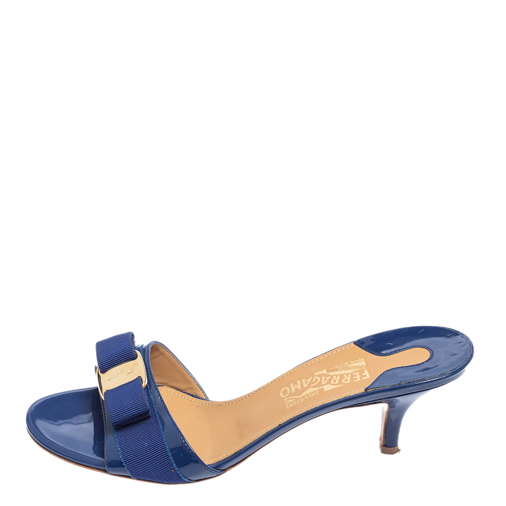 

Salvatore Ferragamo Blue Patent Leather Vara Bow Slide Sandals Size