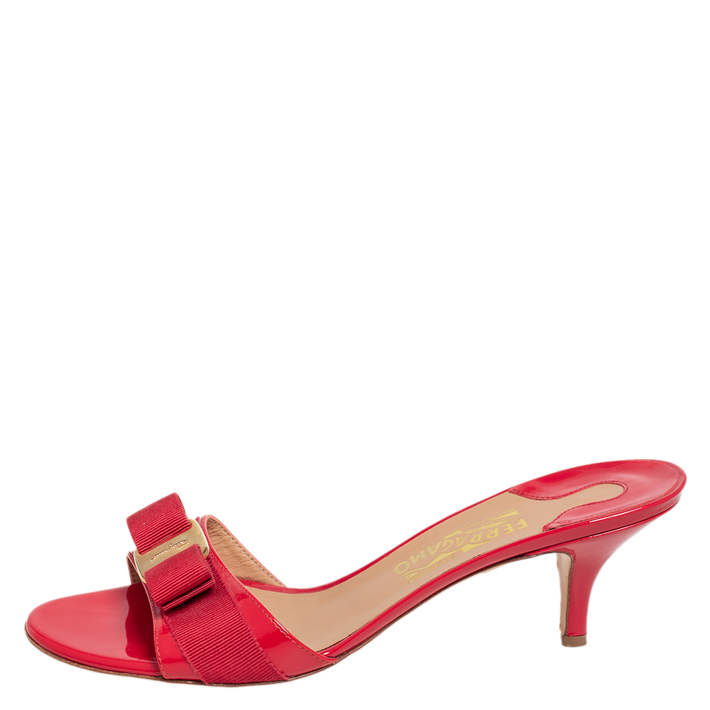 

Salvatore Ferragamo Red Patent Leather Vara Bow Slide Sandals Size