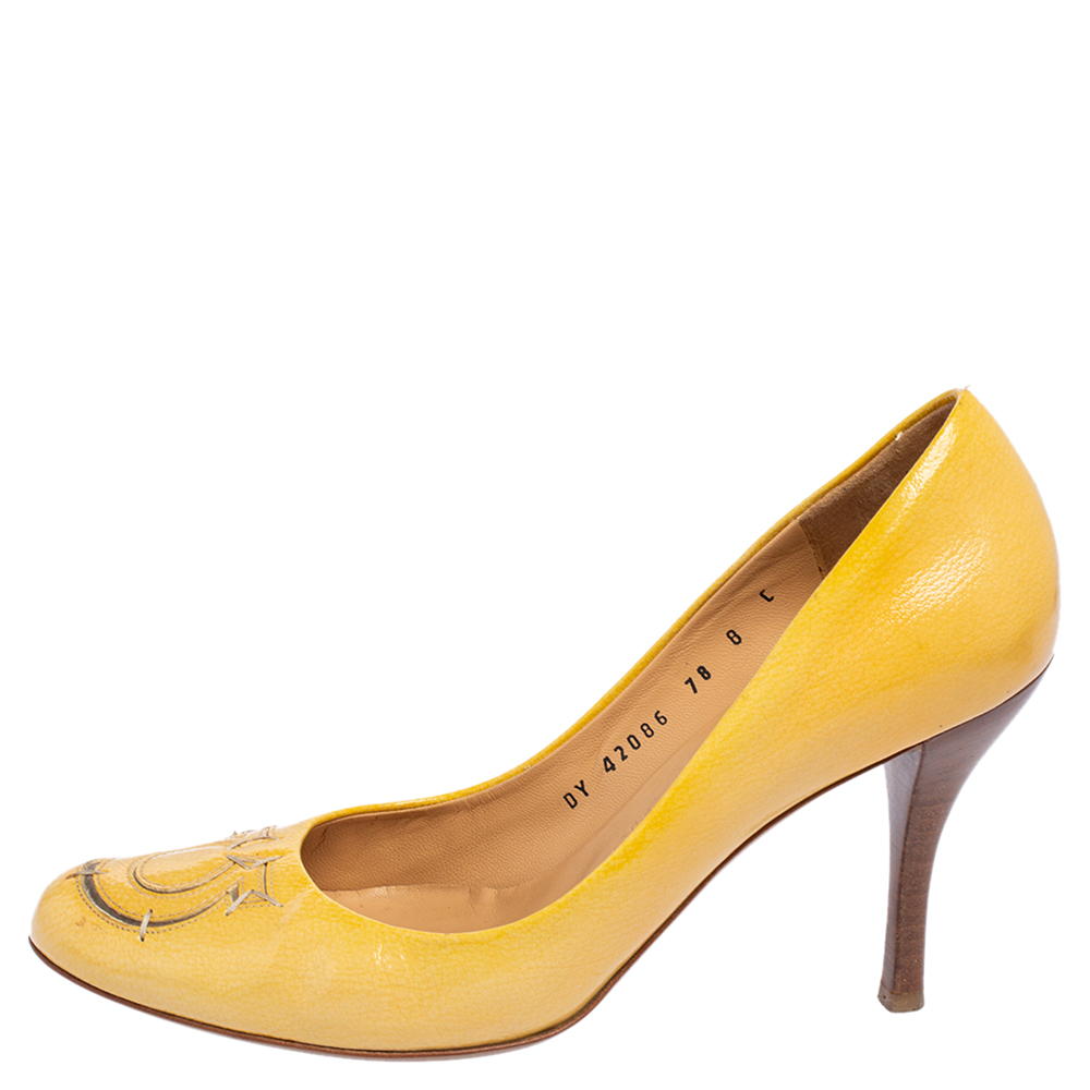 

Salvatore Ferragamo Yellow Patent Leather Pumps Size