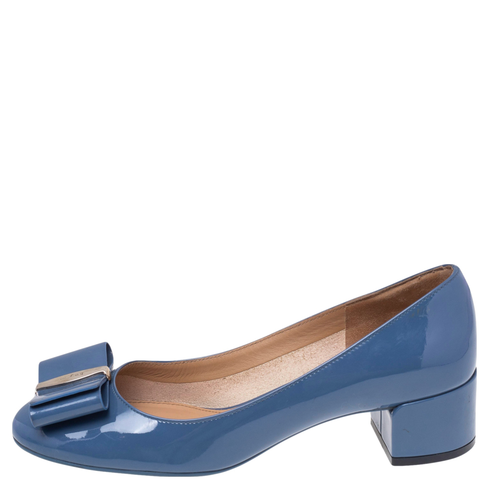 

Salvatore Ferragamo Blue Patent Leather Vara Bow Pumps Size