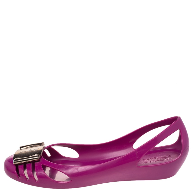 

Salvatore Ferragamo Pink Jelly Bermuda Slip On Flats Size