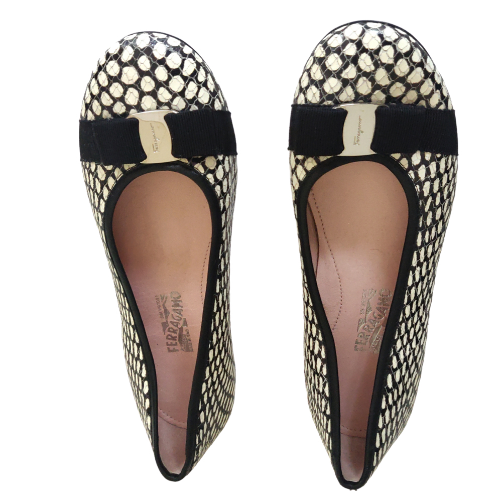 

Salvatore Ferragamo Black/White Leather Ballet Flats Size EU 33