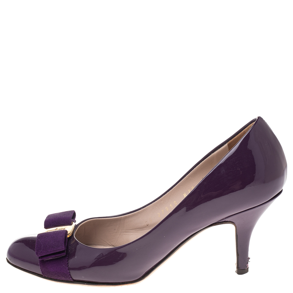 

Salvatore Ferragamo Purple Patent Leather Vara Bow Pumps Size