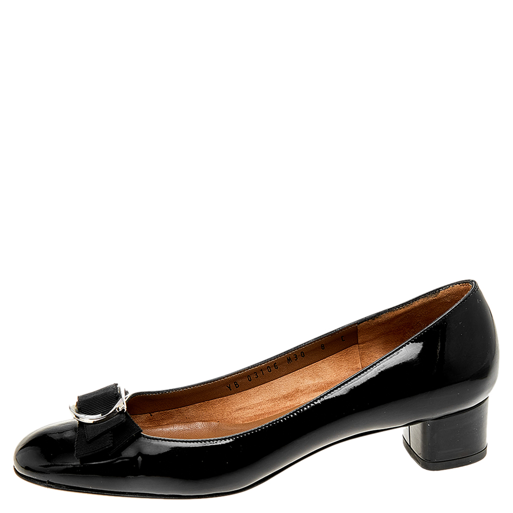 

Salvatore Ferragamo Black Patent Leather Gancio Bow Pumps Size
