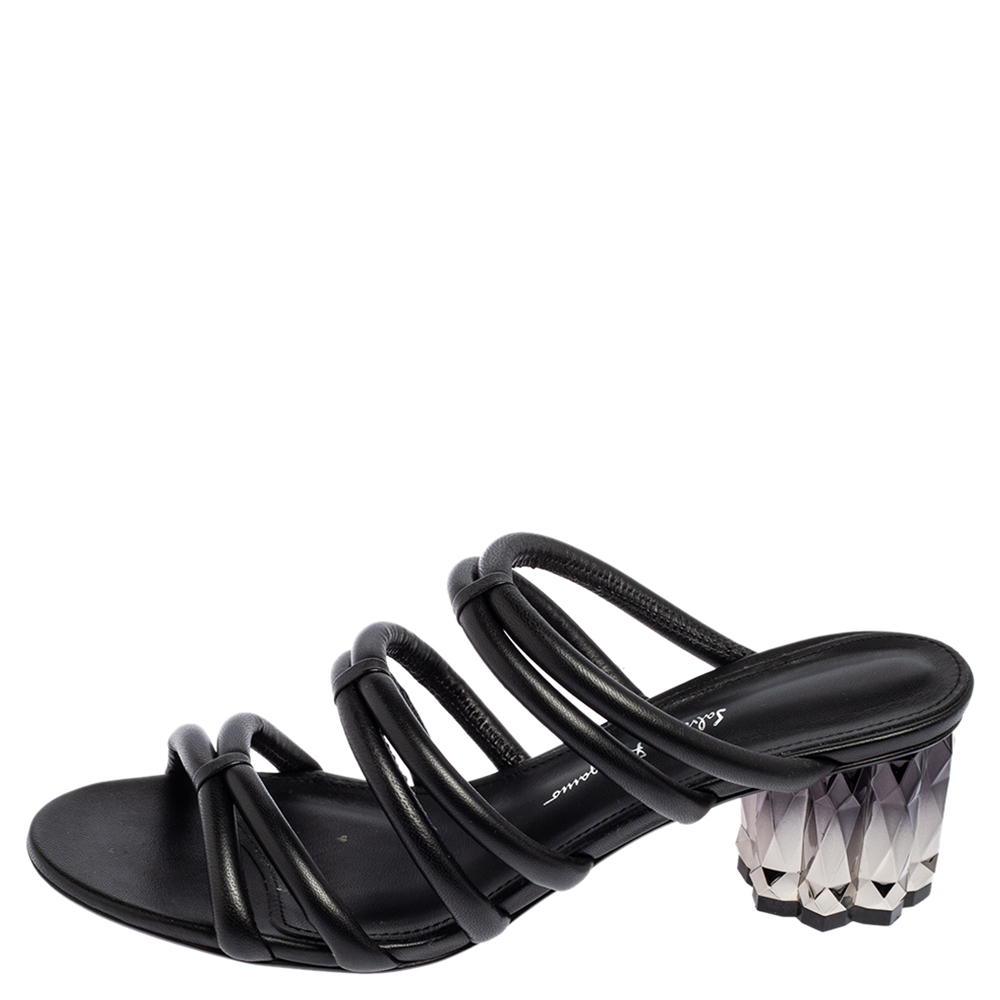 

Salvatore Ferragamo Black Leather Amalia Sandals Size