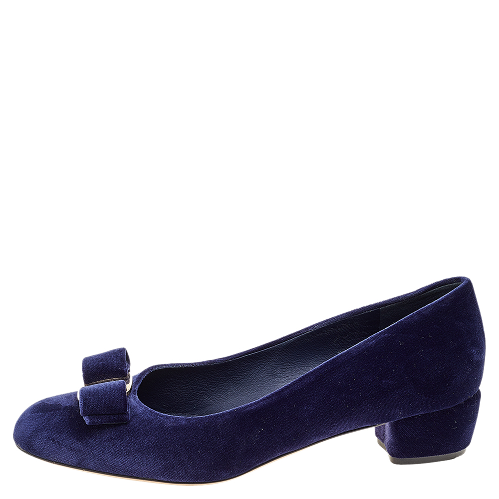 

Salvatore Ferragamo Blue Suede Vara Bow Pumps Size