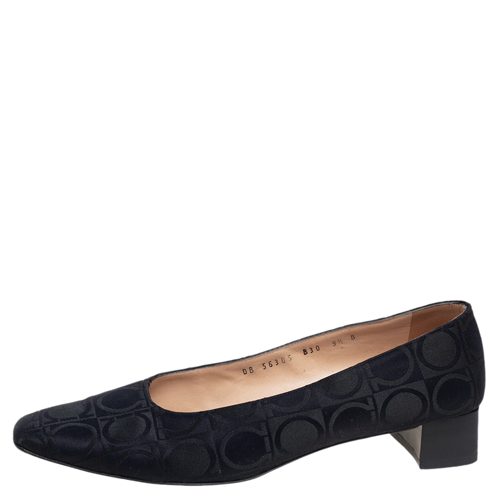 

Salvatore Ferragamo Black Gancini Print Fabric Square Toe Ballet Flats Size