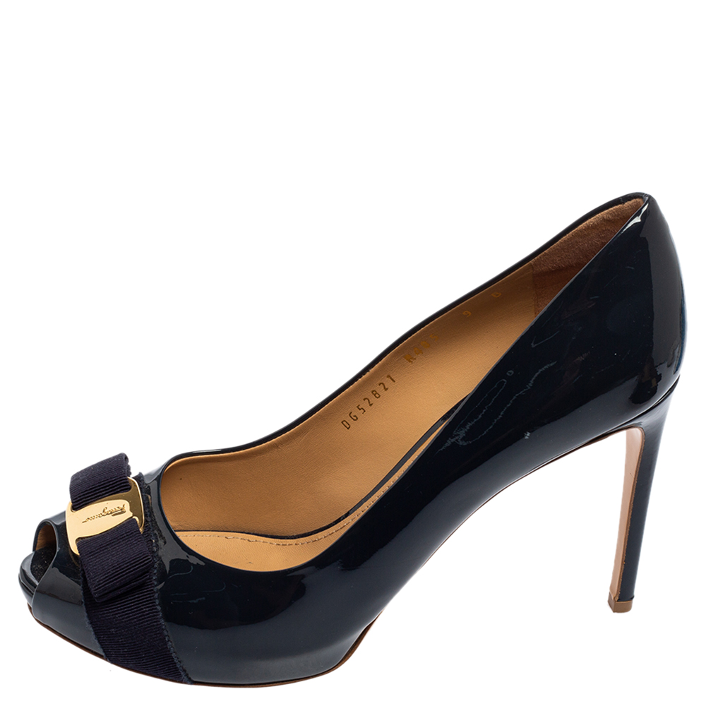 

Salvatore Ferragamo Navy Blue Patent Leather Vara Bow Peep-Toe Pumps Size