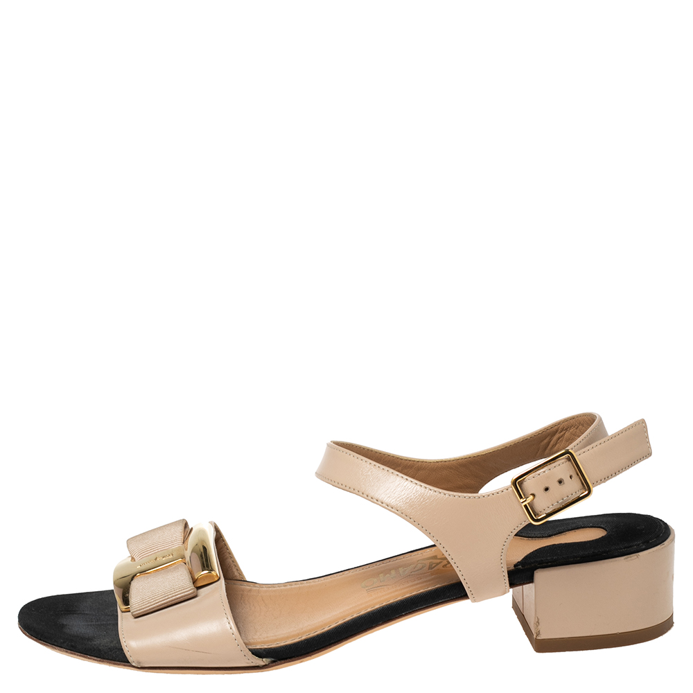 

Salvatore Ferragamo Nude Pink Leather Buckle Embellished Bow Ankle-Strap Sandals Size