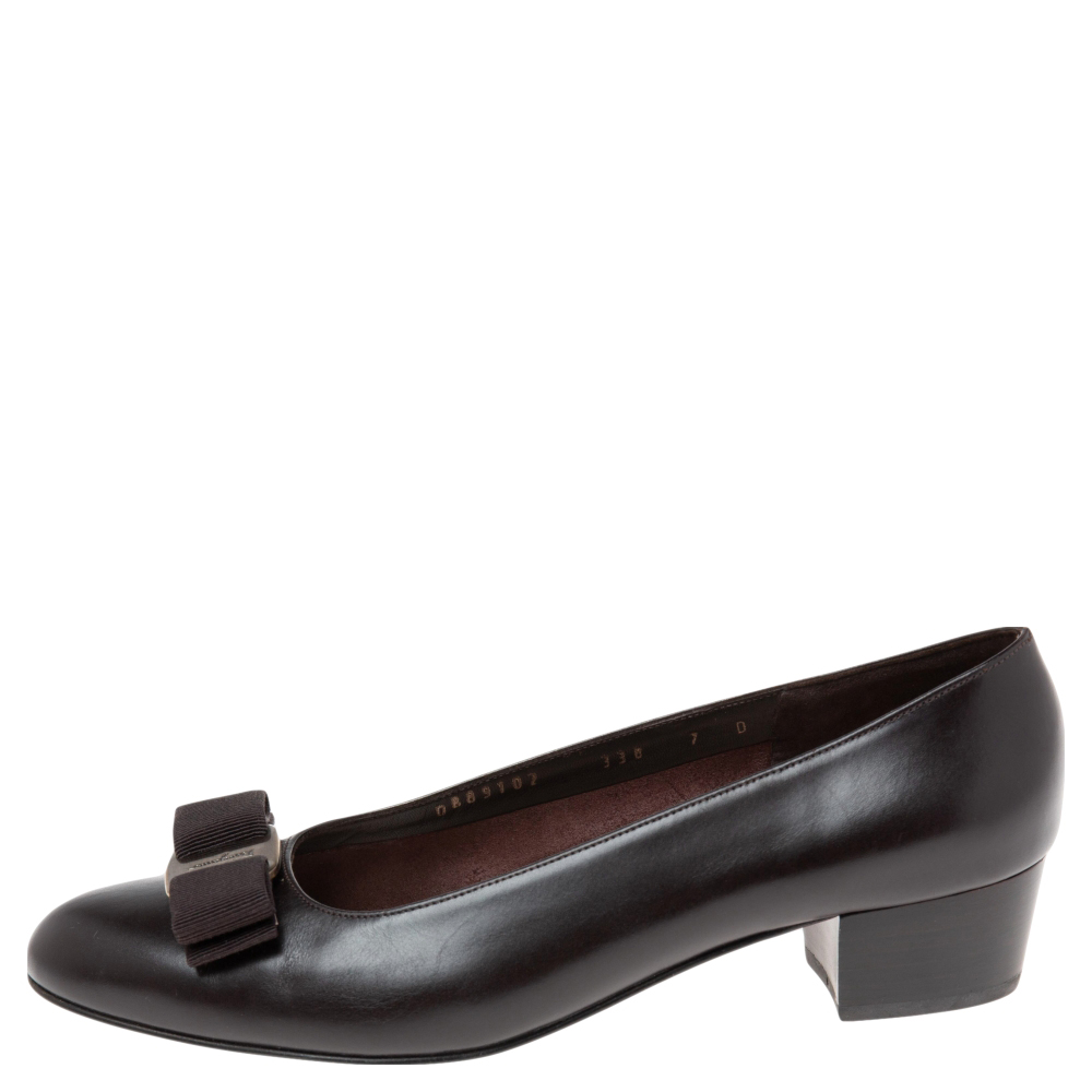 

Salvatore Ferragamo Dark Brown Leather Vara Bow Pumps Size