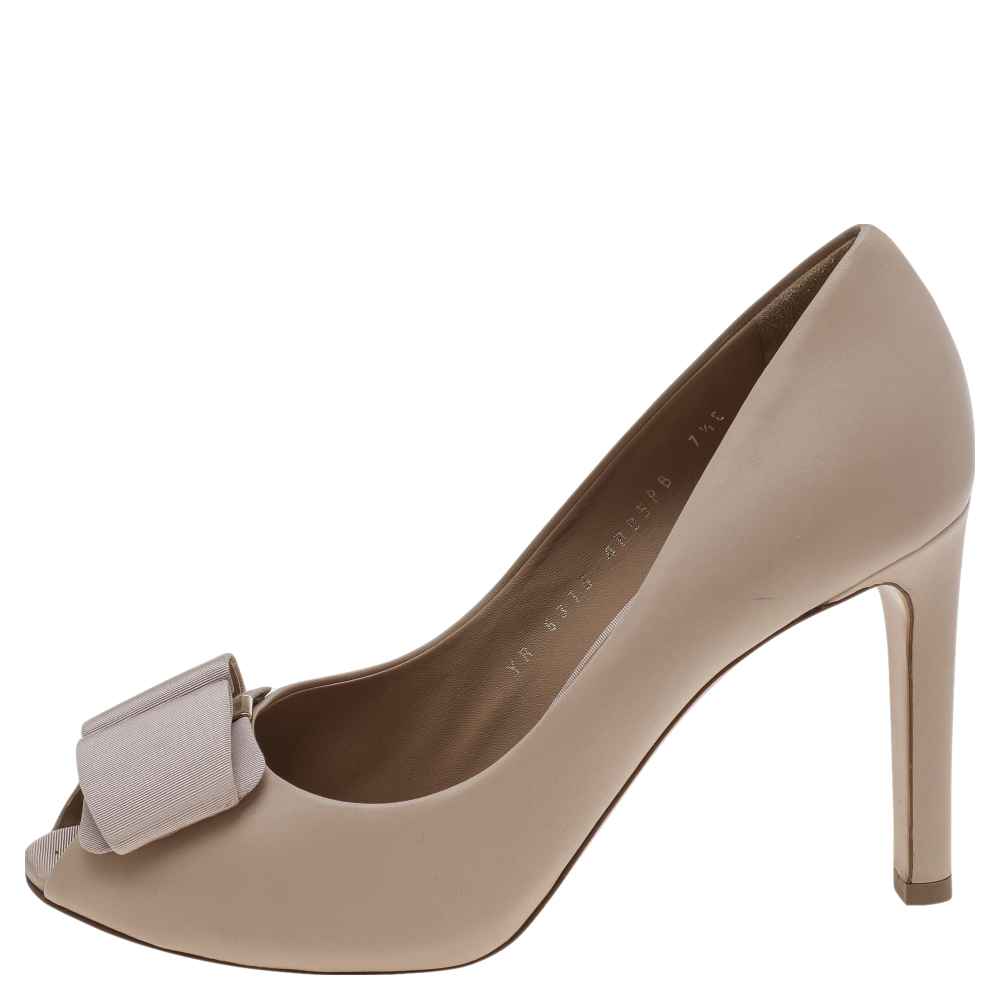

Salvatore Ferragamo Beige Leather Peep Toe Pumps Size