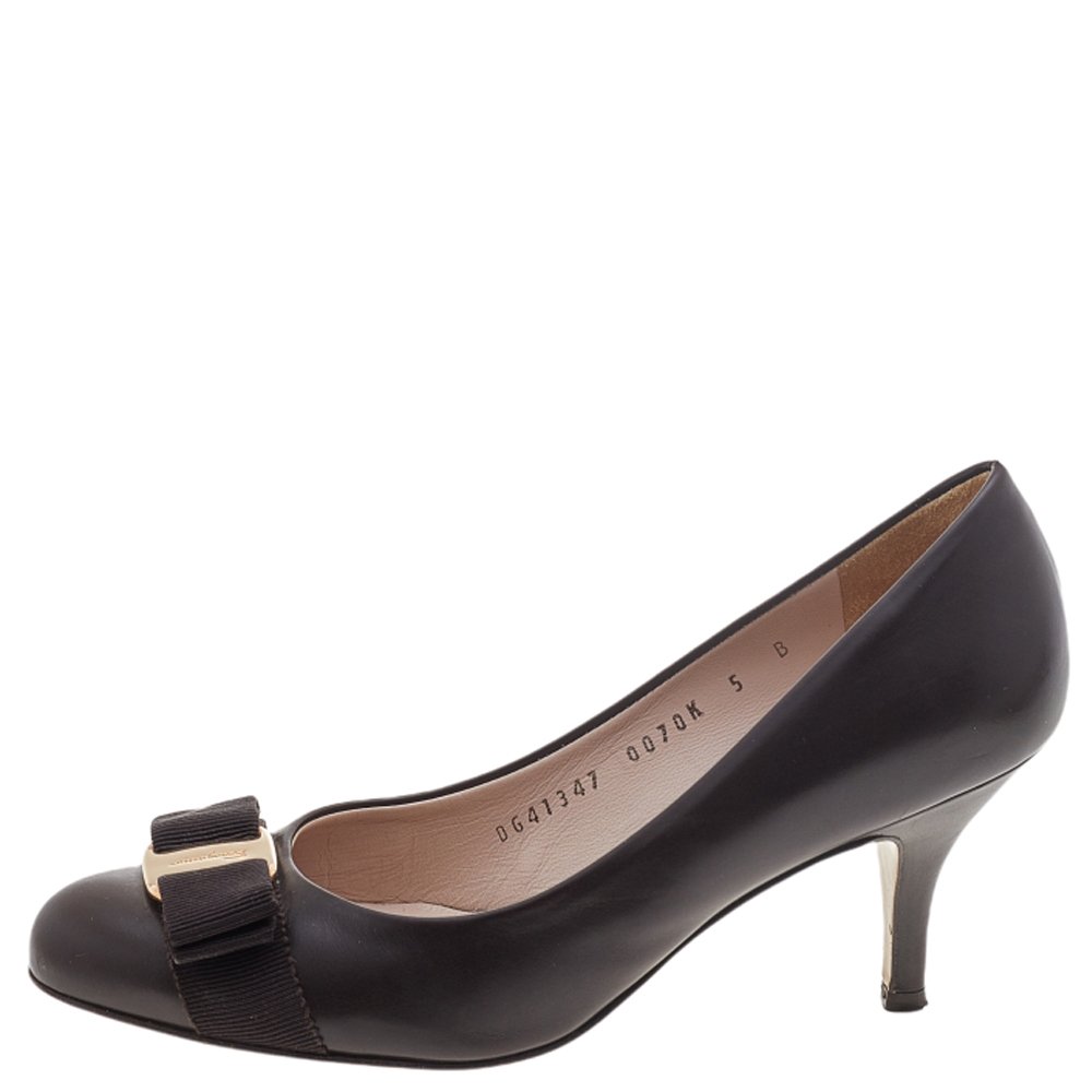 

Salvatore Ferragamo Dark Brown Leather Vara Bow Pumps Size