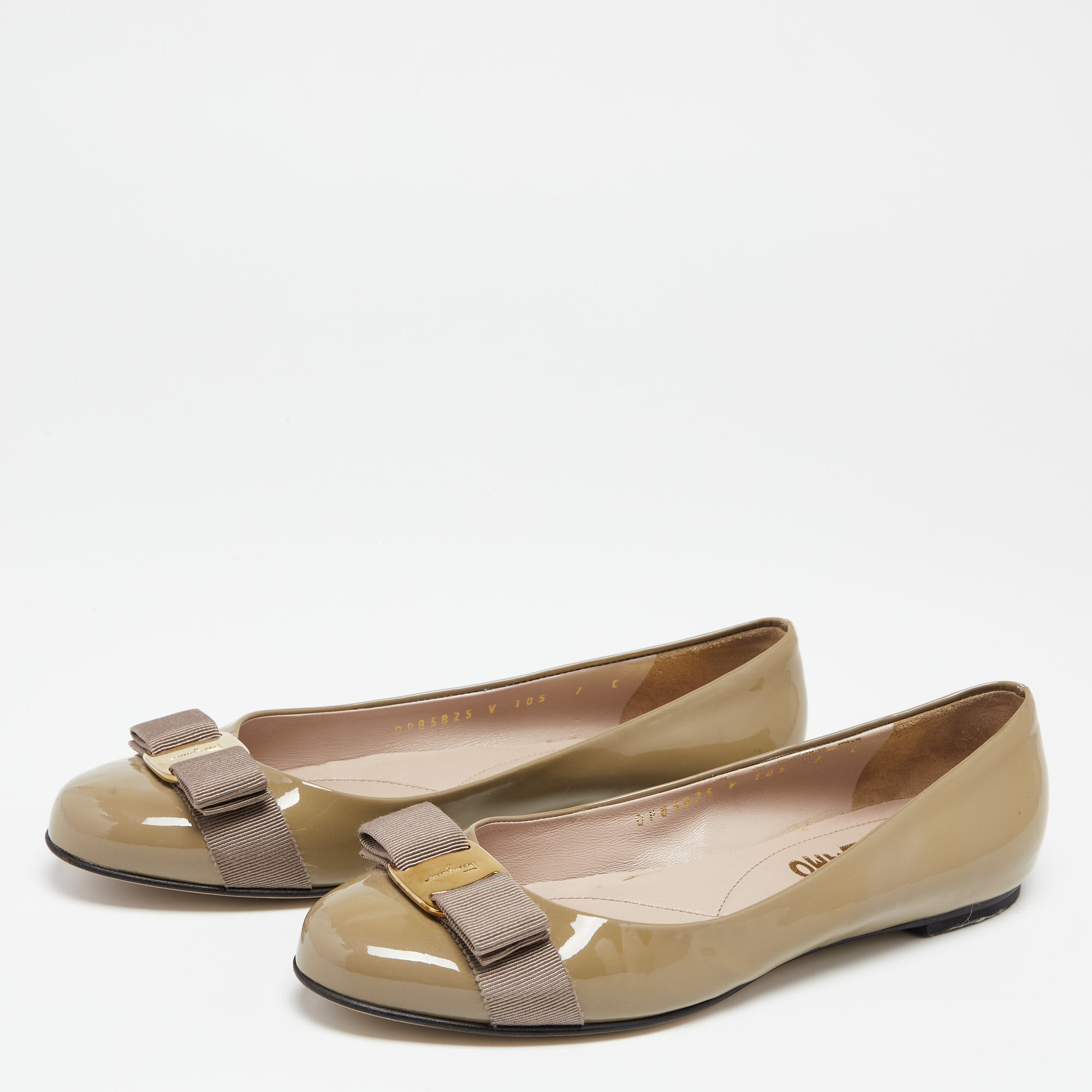 

Salvatore Ferragamo Olive Green Patent Leather Vara Bow Ballet Flat Size, Brown