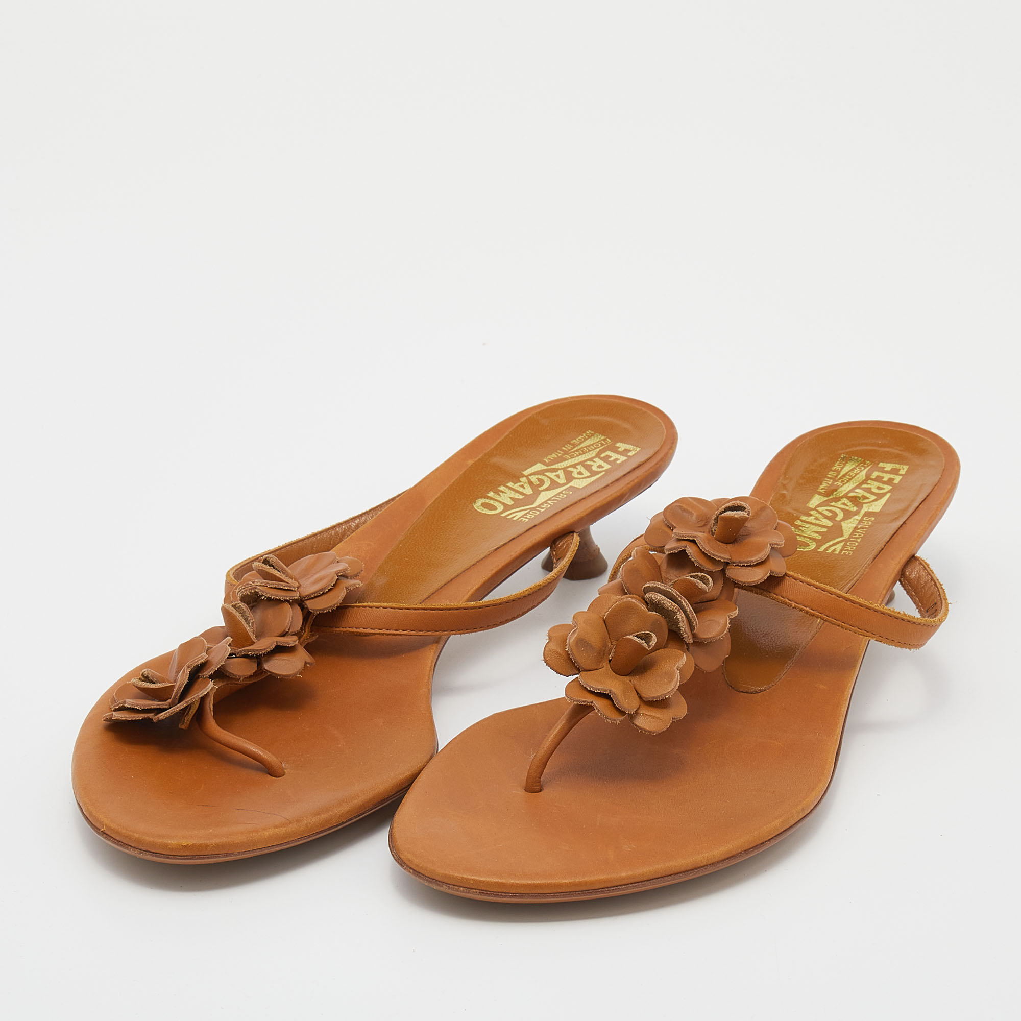 

Salvatore Ferragamo Brown Leather Floral Thong Sandals Size