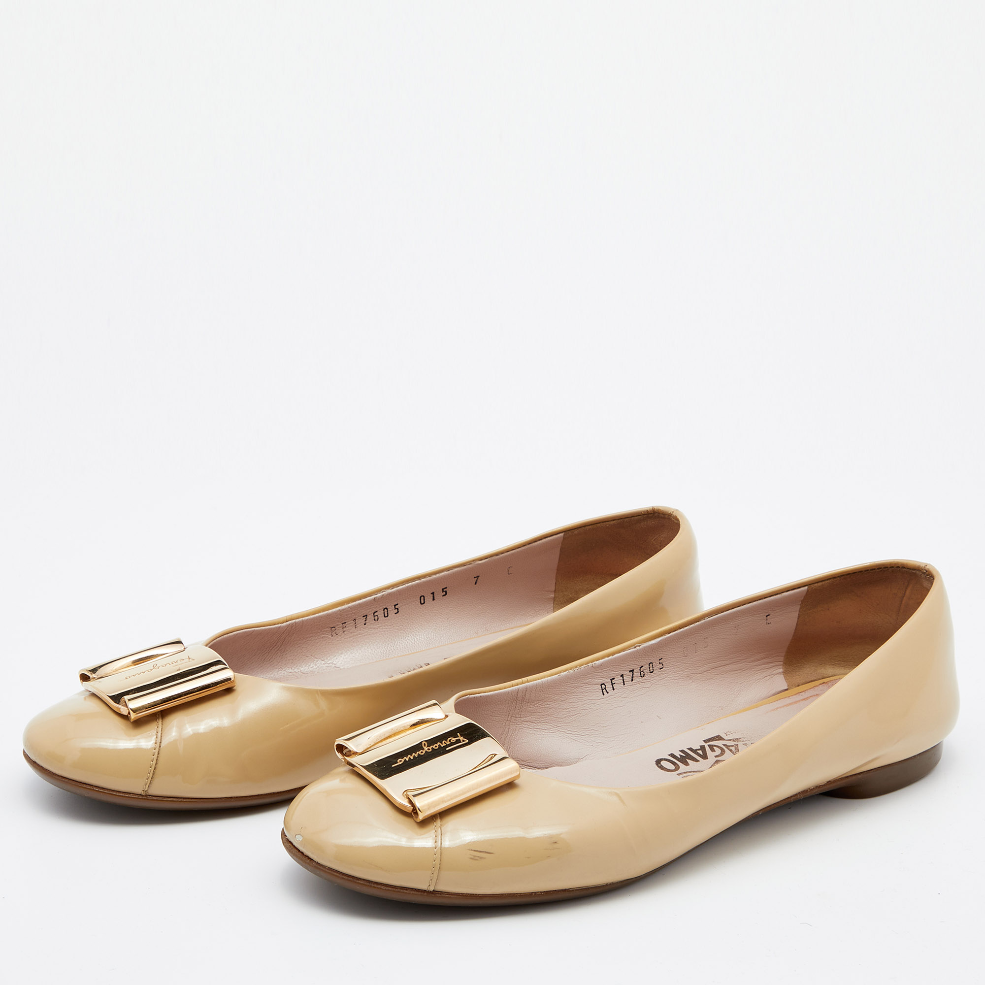 

Salvatore Ferragamo Beige Patent Leather Ballet Flats Size