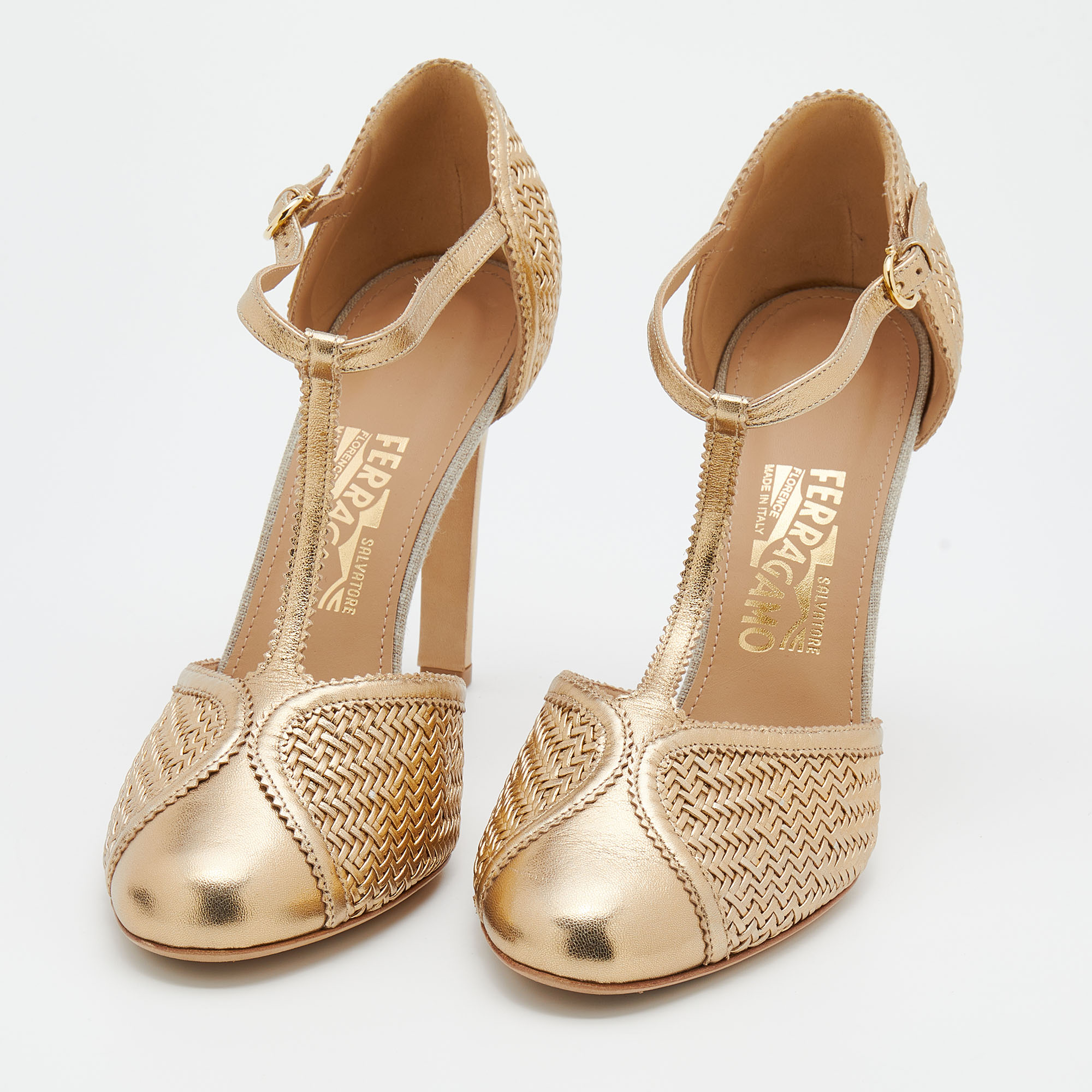 

Salvatore Ferragamo Gold Leather Emanuela T-Strap Pumps Size