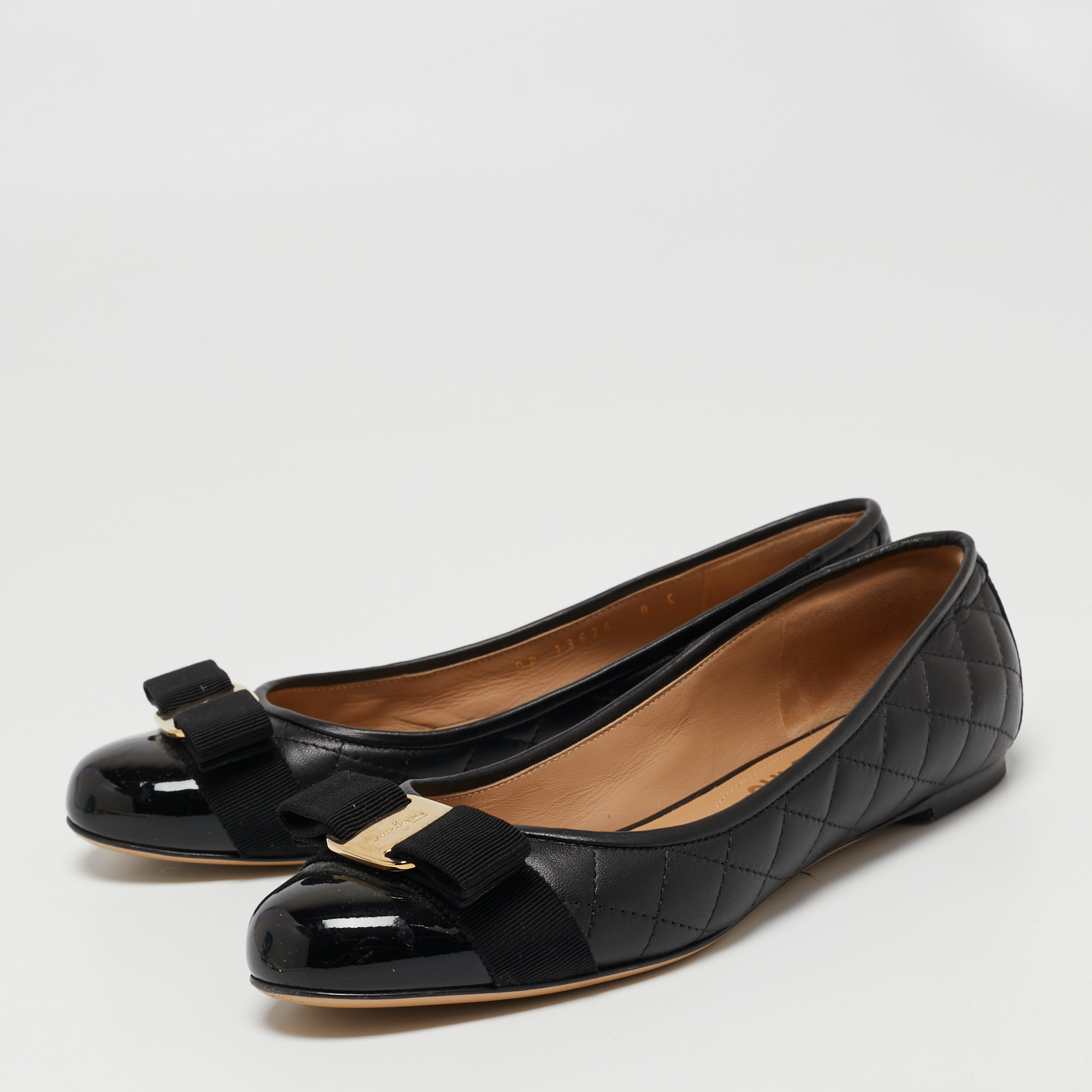 

Salvatore Ferragamo Black Leather and Patent Cap-Toe Vara Bow Ballet Flats Size
