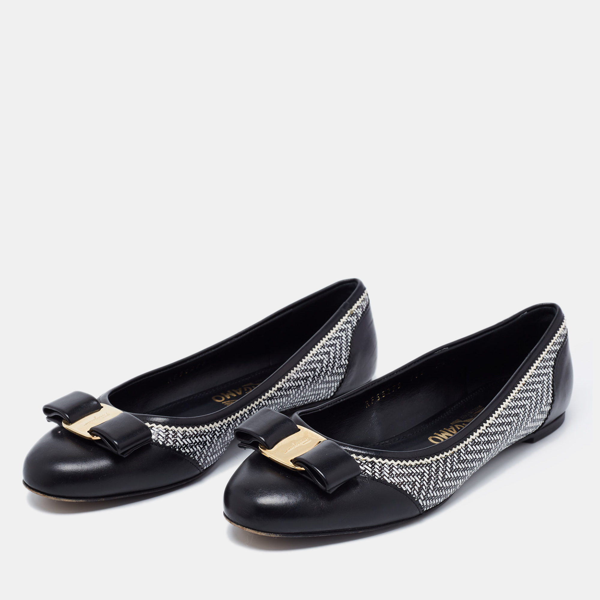 

Salvatore Ferragamo Black/White Printed Leather Vara Bow Ballet Flats Size