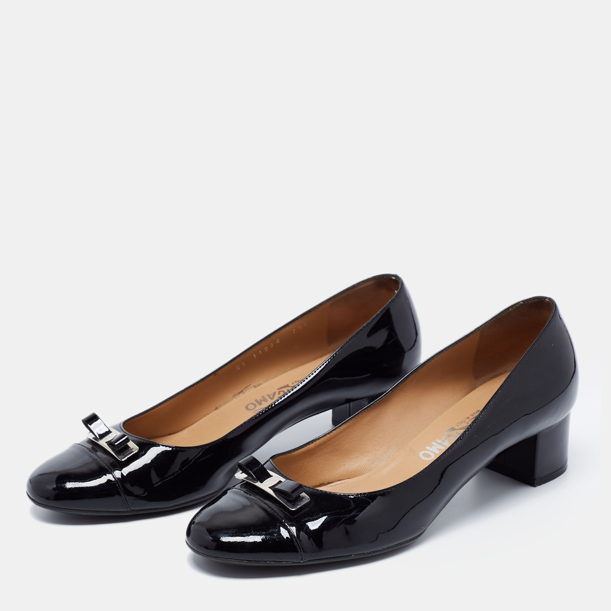

Salvatore Ferragamo Black Patent Leather Bow Block Heel Pumps Size