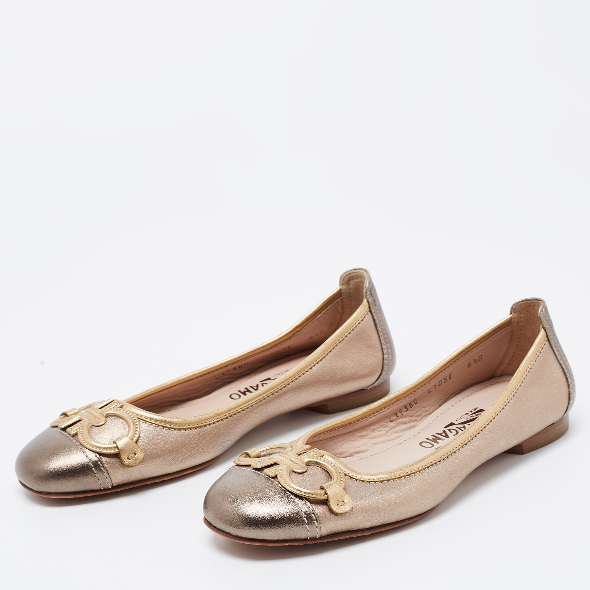 

Salvatore Ferragamo Metallic Leather Gancini Ballet Flats Size