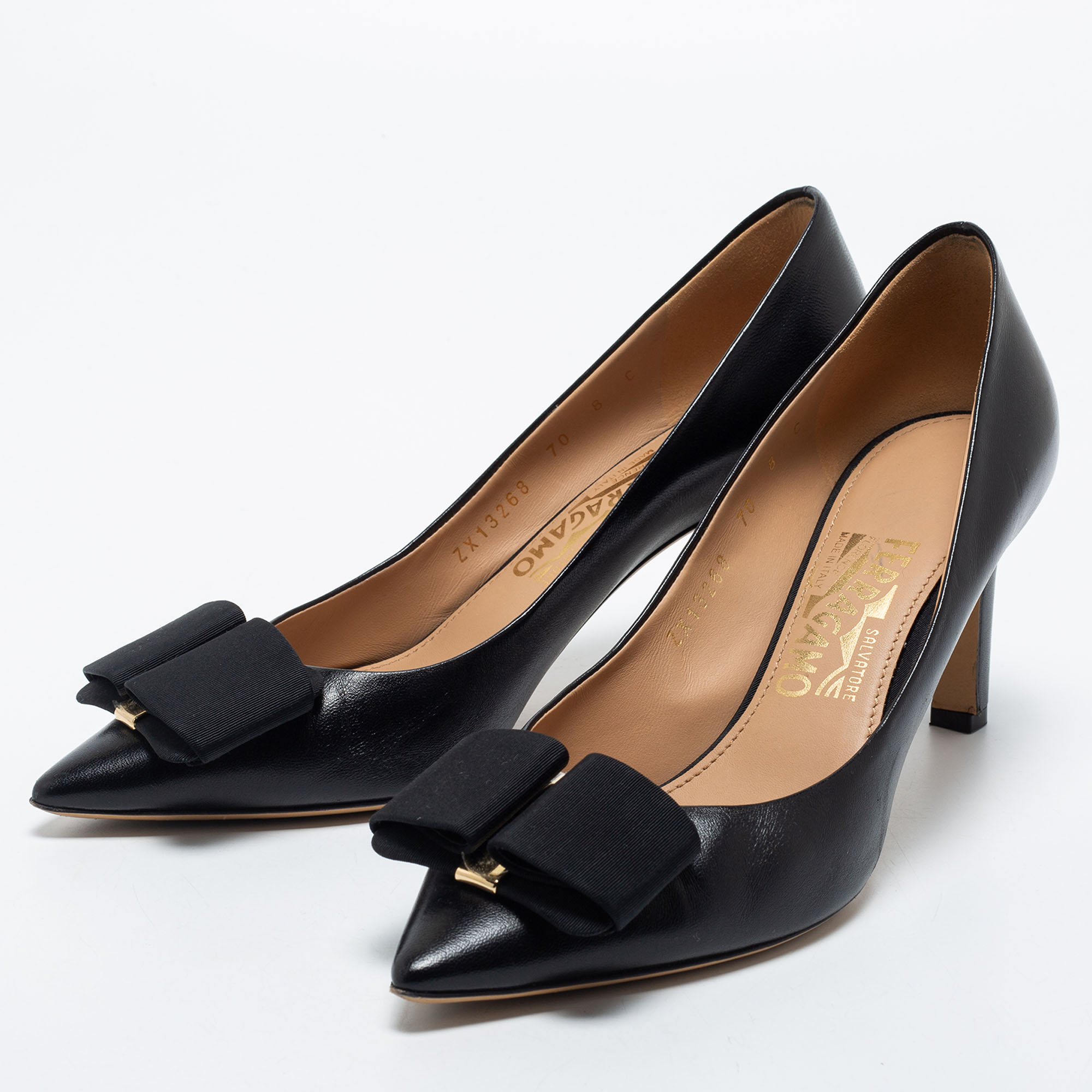 

Salvatore Ferragamo Black Leather Mimi Pumps Size