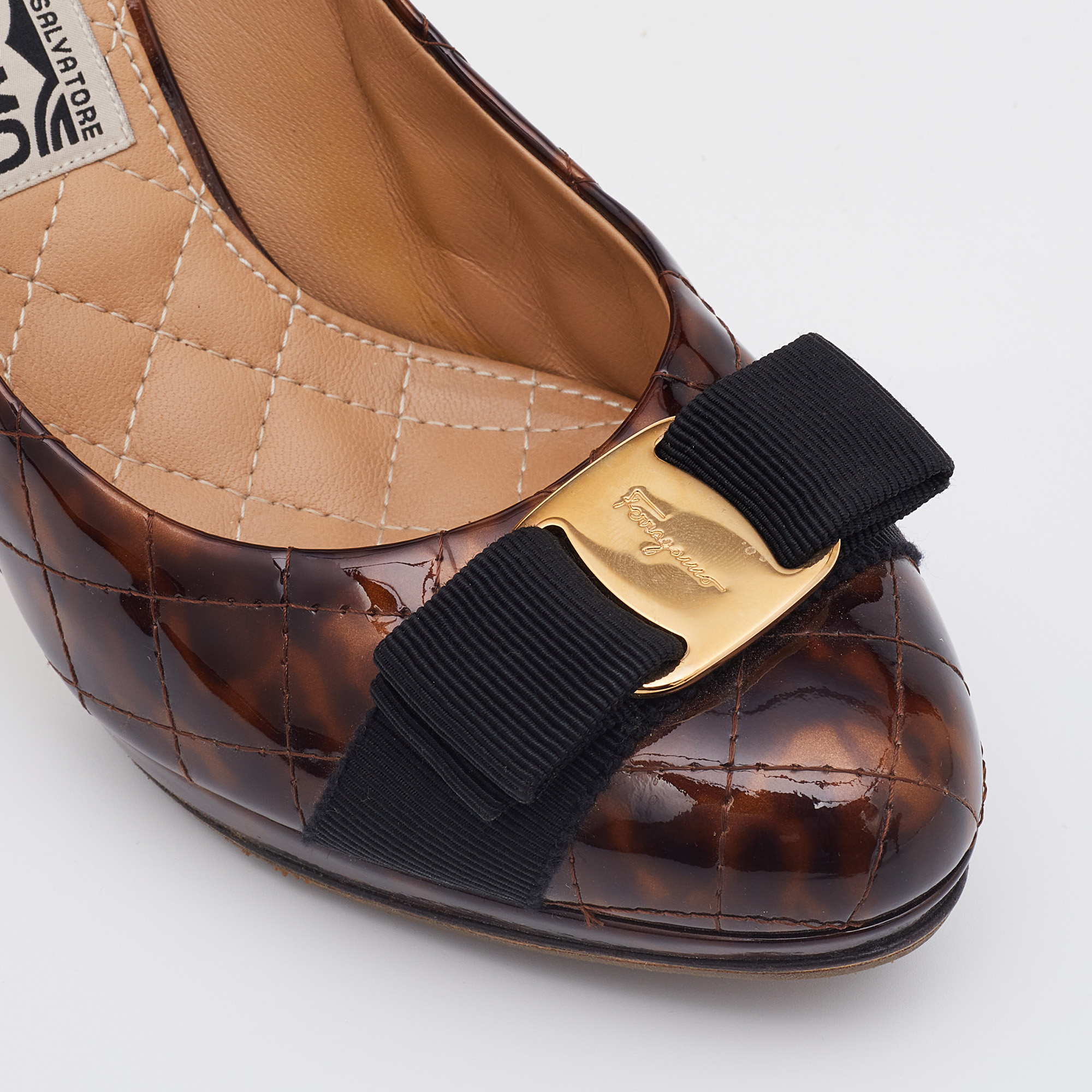 Salvatore Ferragamo Brown Animal Print Quilted Patent Leather Vara Bow Pumps Size 38.5 