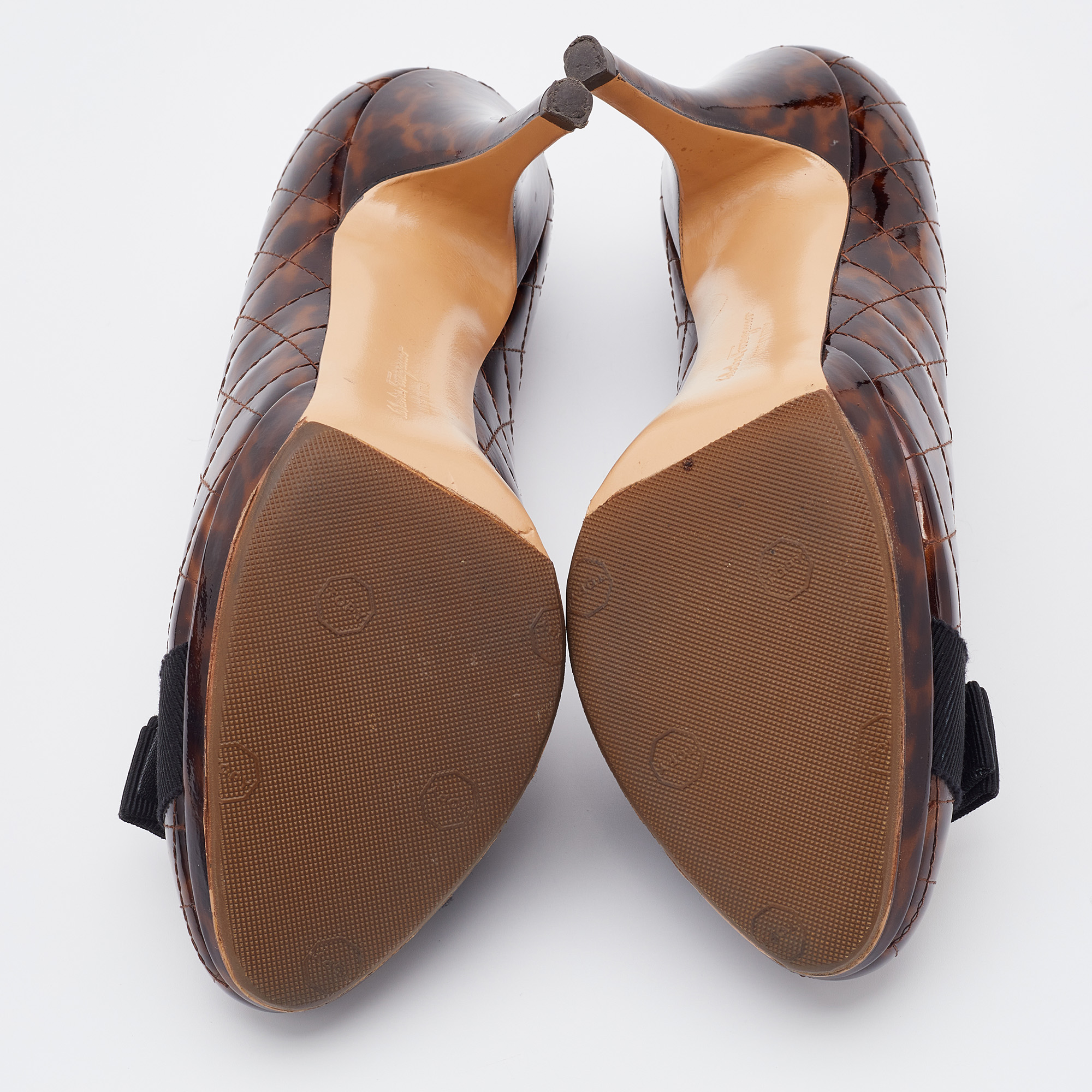 Salvatore Ferragamo Brown Animal Print Quilted Patent Leather Vara Bow Pumps Size 38.5 