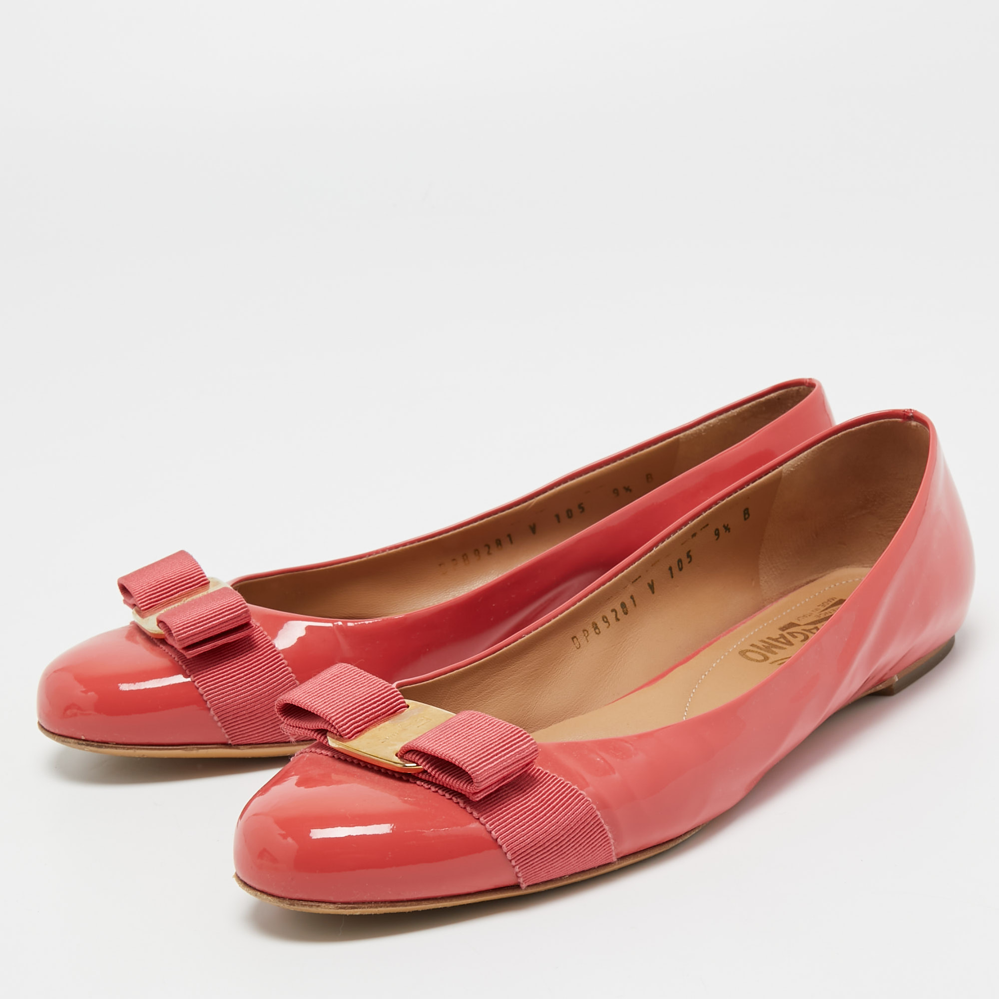 

Salvatore Ferragamo Coral Pink Patent Leather Varina Ballet Flats Size
