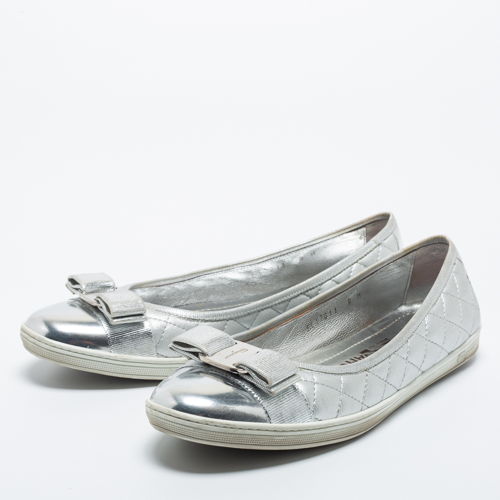 

Salvatore Ferragamo Metallic Silver Leather Bow Ballet Flats Size