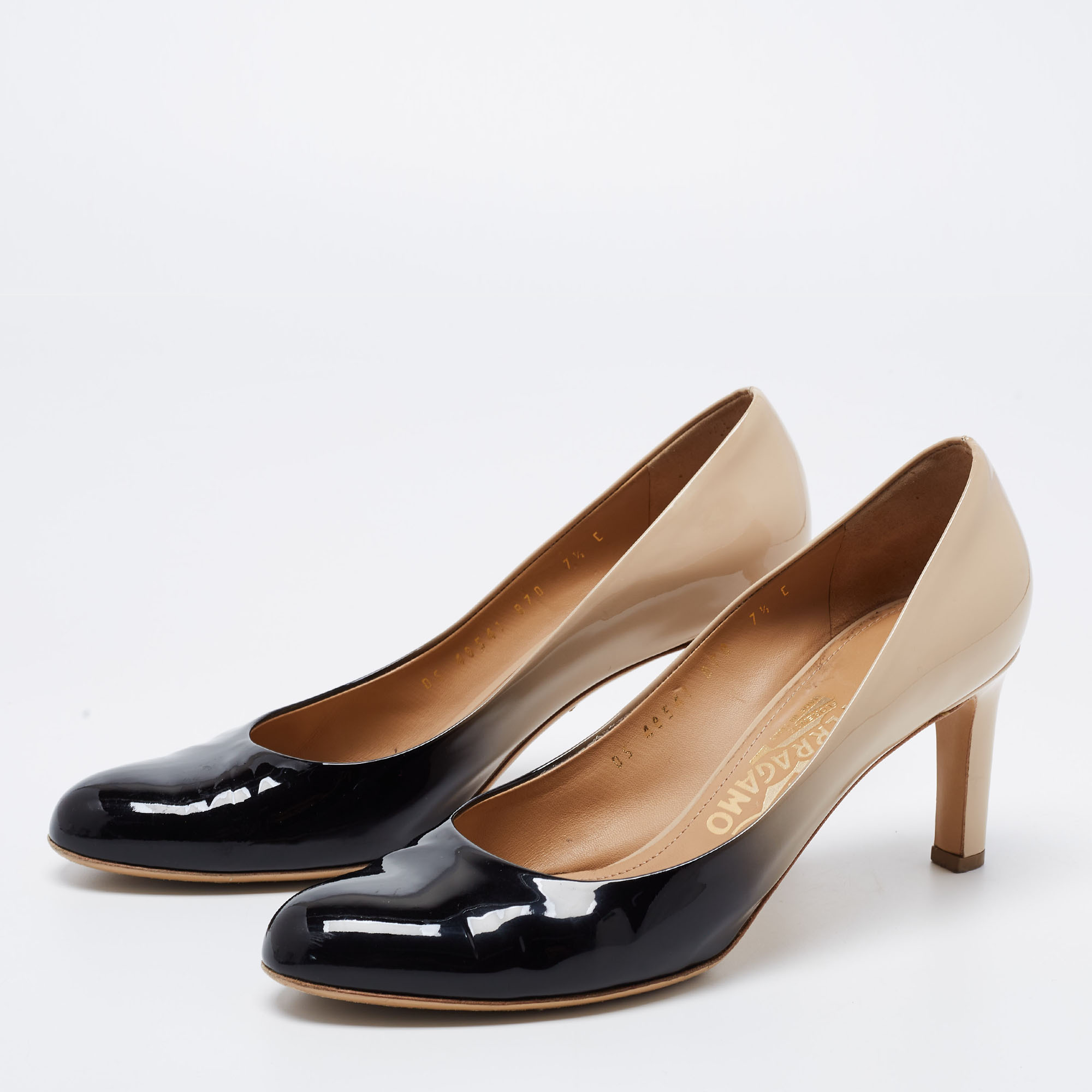 

Salvatore Ferragamo Beige/Black Patent Slip On Pumps Size