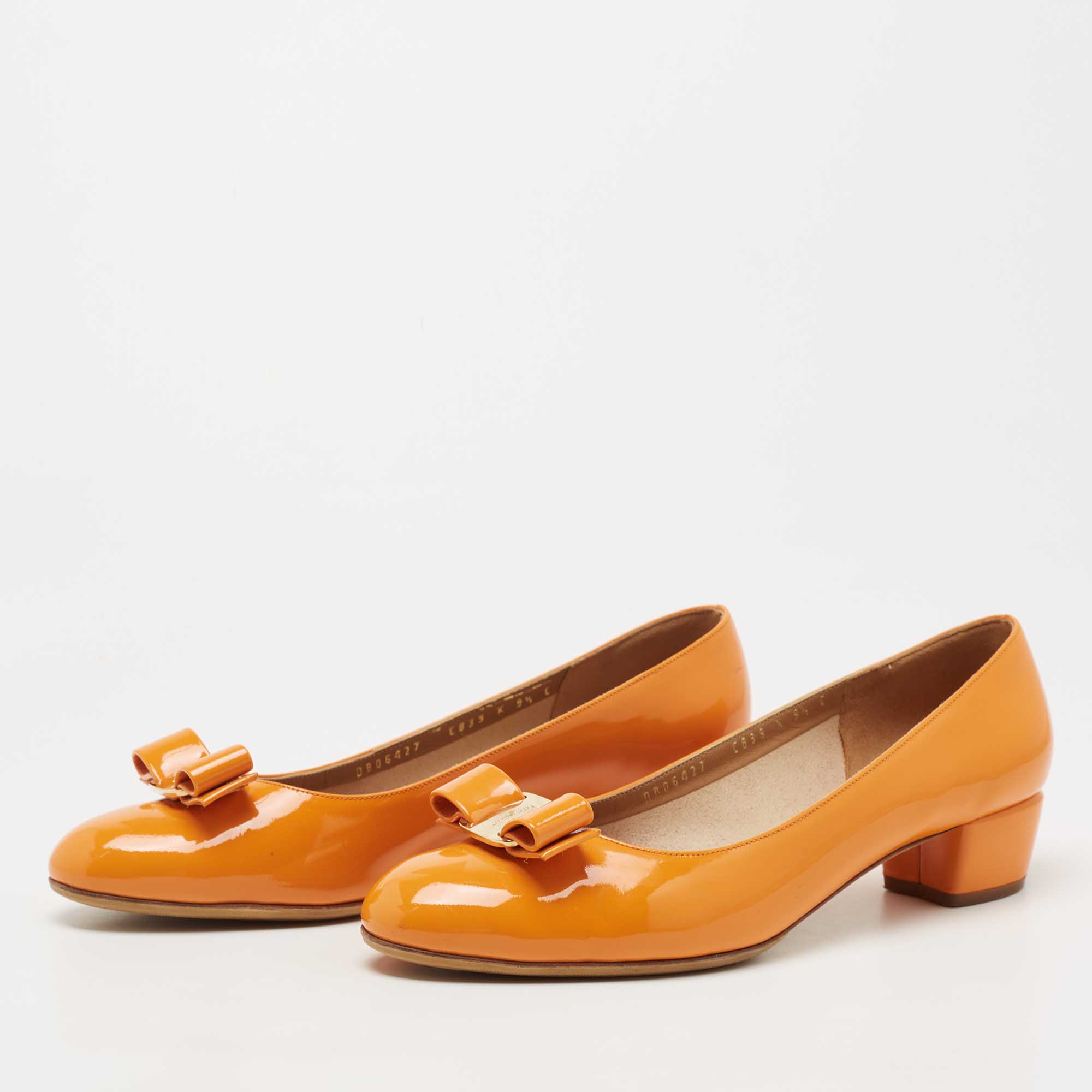 

Salvatore Ferragamo Orange Patent Leather Vara Bow Pumps Size