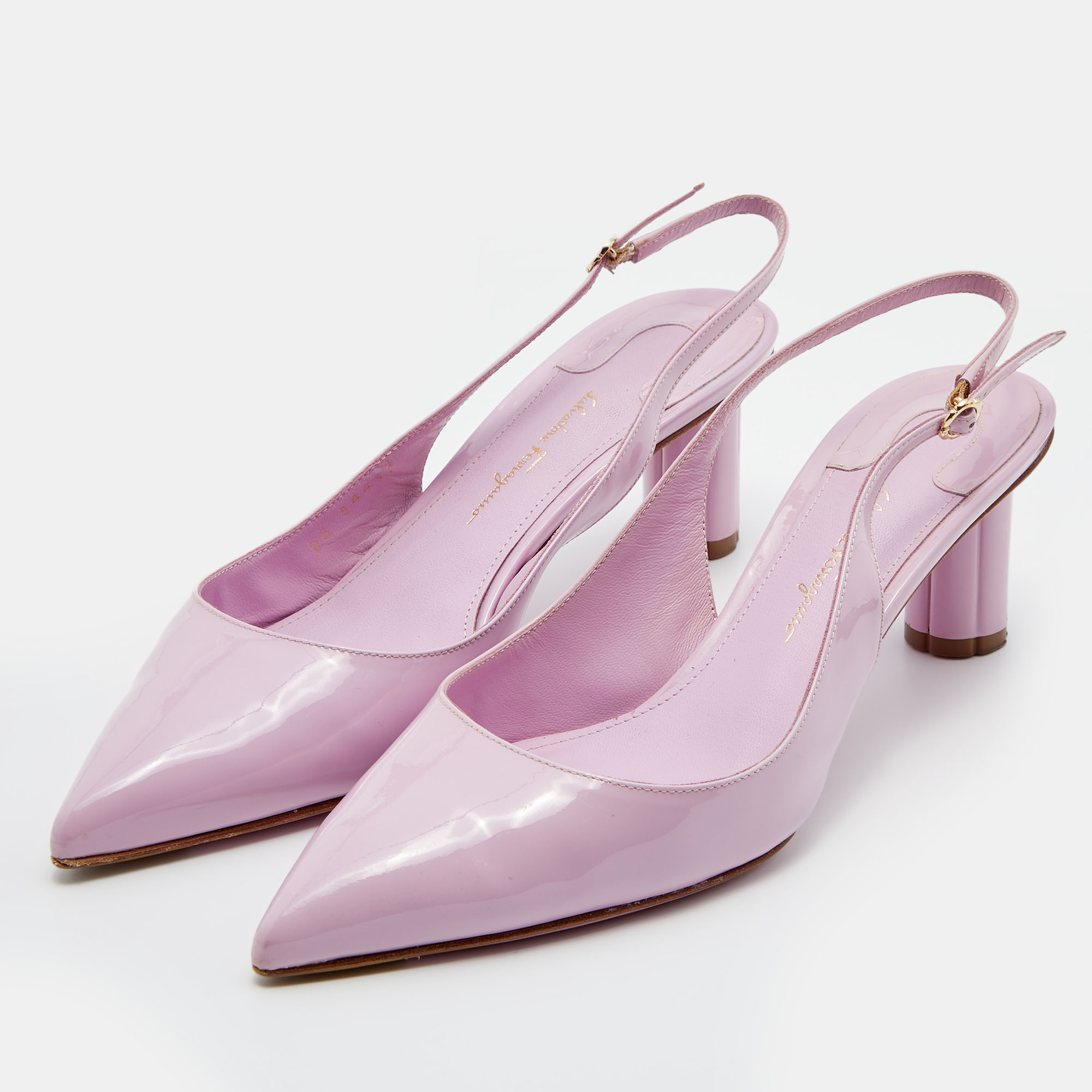 

Salvatore Ferragamo Light Pink Patent Leather Pointed Toe Slingback Pumps Size