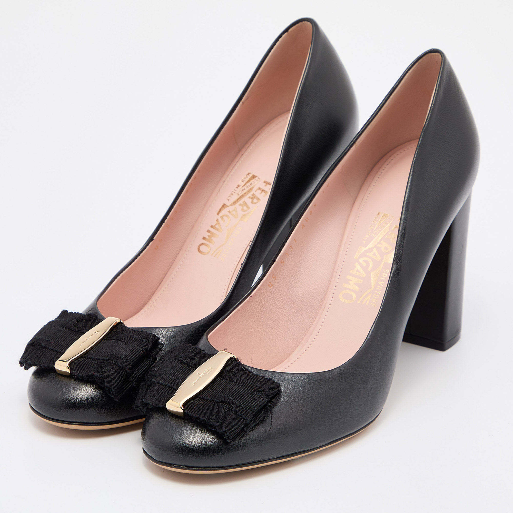 

Salvatore Ferragamo Black Leather Bow Block Heel Pumps Size