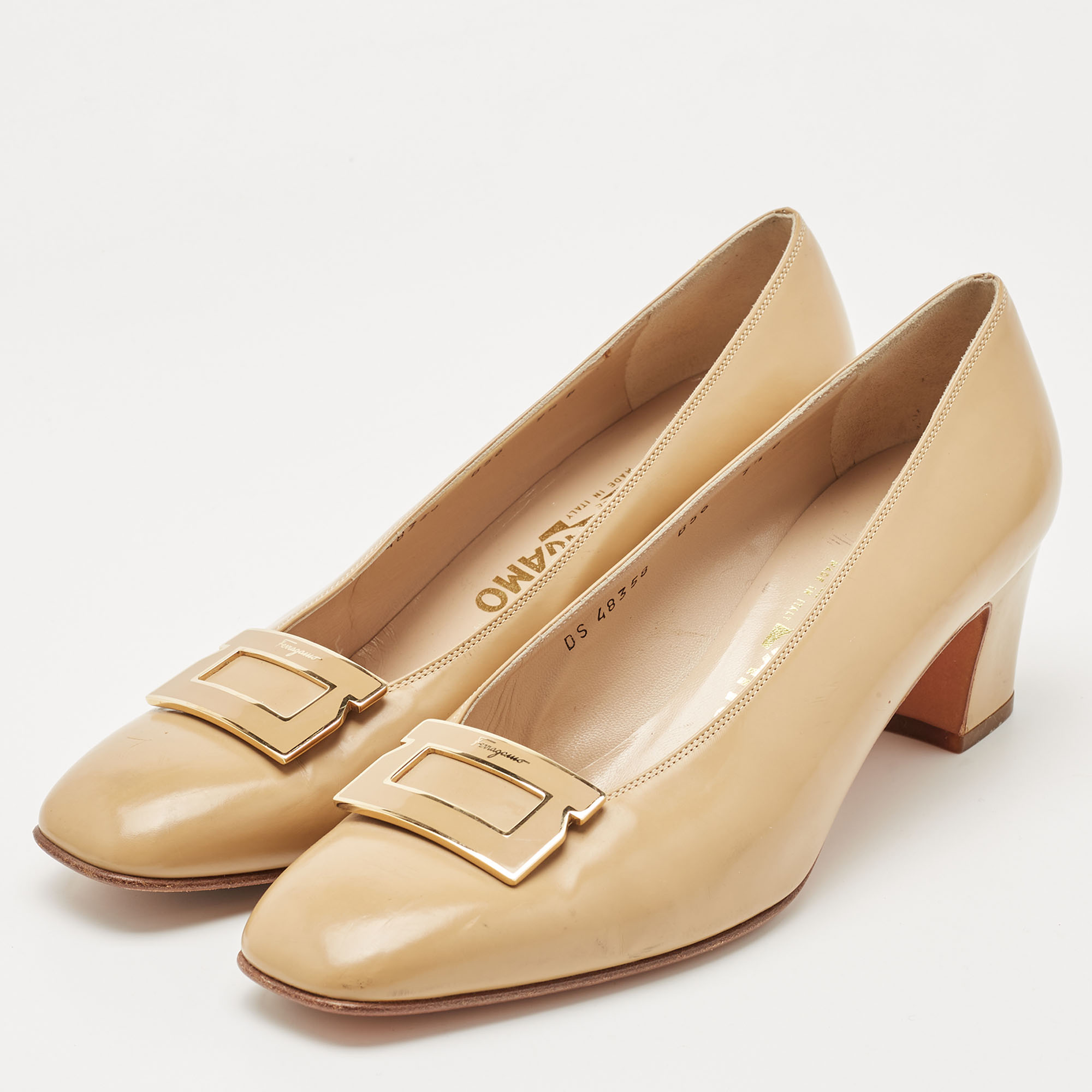 

Salvatore Ferragamo Beige Leather Block Heel Pumps Size
