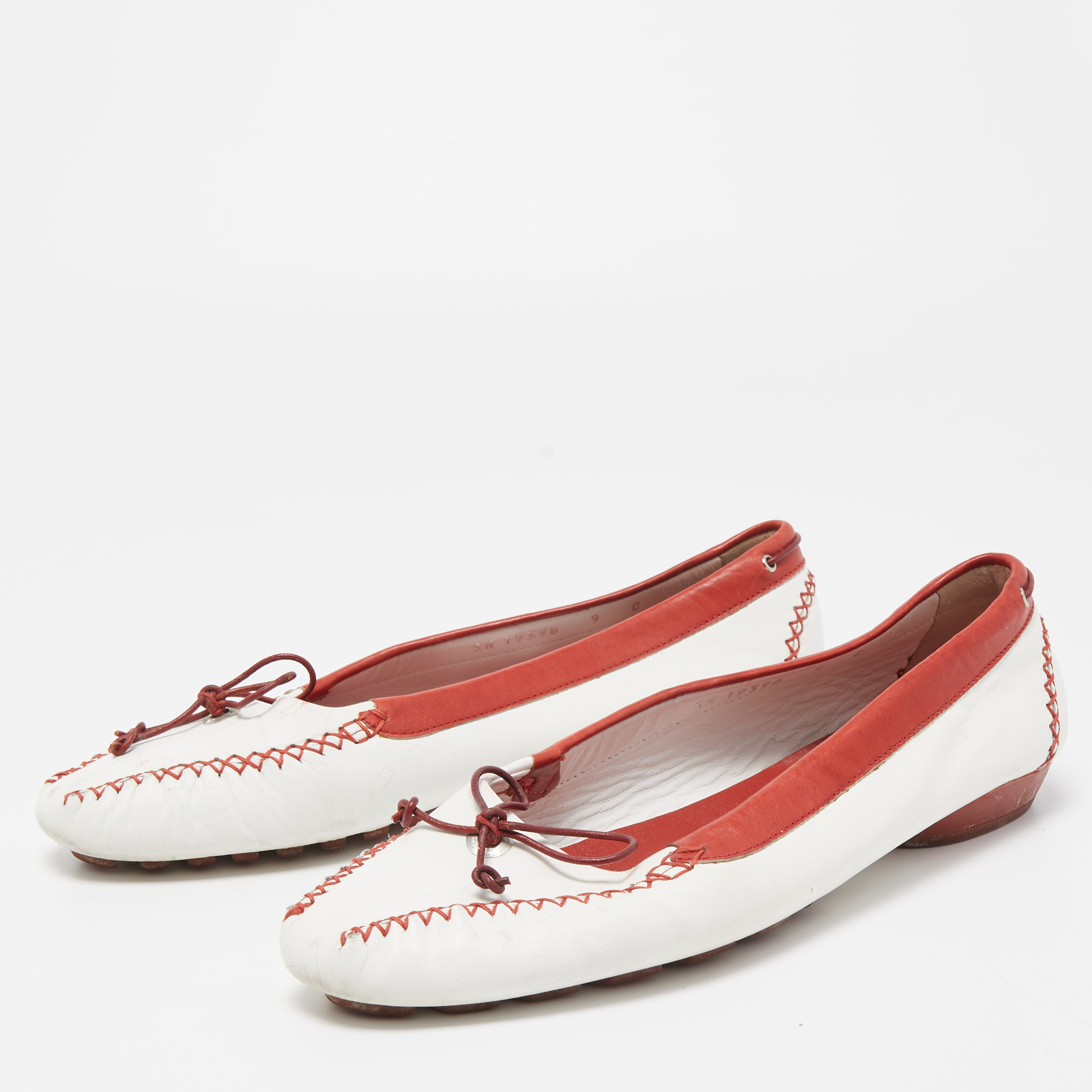 

Salvatore Ferragamo White/Red Leather Bow Ballet Flats Size