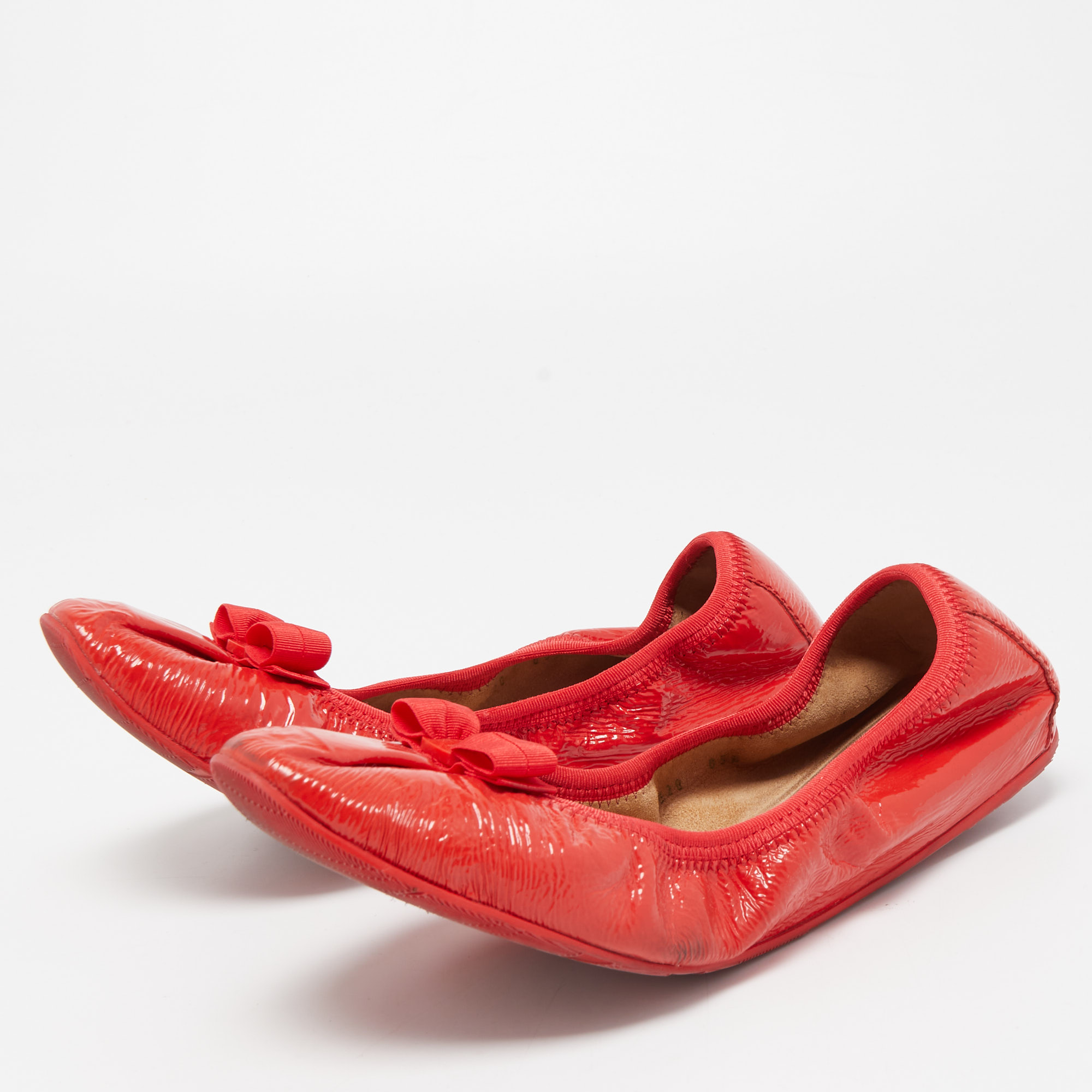 

Salvatore Ferragamo Red Patent Leather My Joy Scrunch Ballet Flats Size